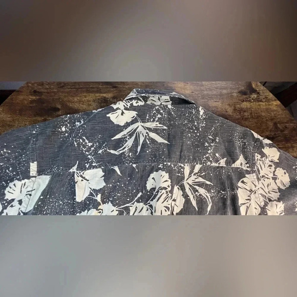 Tommy Bahama | men’s Just Coasting Paradise camp shirt. Size: M - Picture 14 of 16